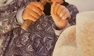 وفاة الشاعرة والفنانة التشكيلية الأردنية ( صديقة الحجر ) منى السعودي