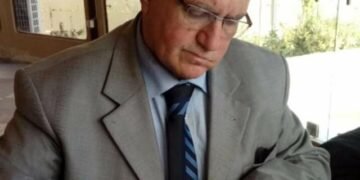 “متل الغريبة مرقت قدام البُواب