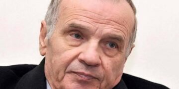 رحيل الشاعر اللبناني الكبير محمد علي شمس الدين