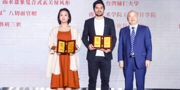 وزارة الخارجية الصينية تكرم  طالب الدكتوراه السوري زين العابدين وليد علي