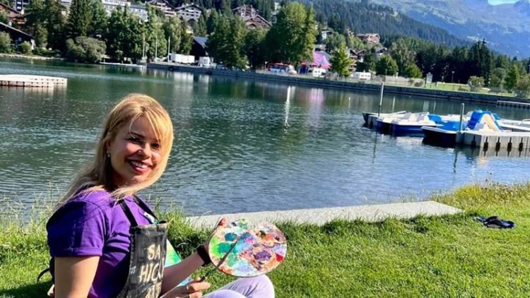 إشراقة الفنانة سناء – في تلفزيون الشارقة .