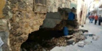 المغر ابتلعت بعض اجزاء البيوت العربية بمنكقة المعادي بحلب..!!