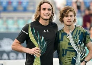 تسيتسيباس يهزم روبليف في نهائي بطولة مبادلة.