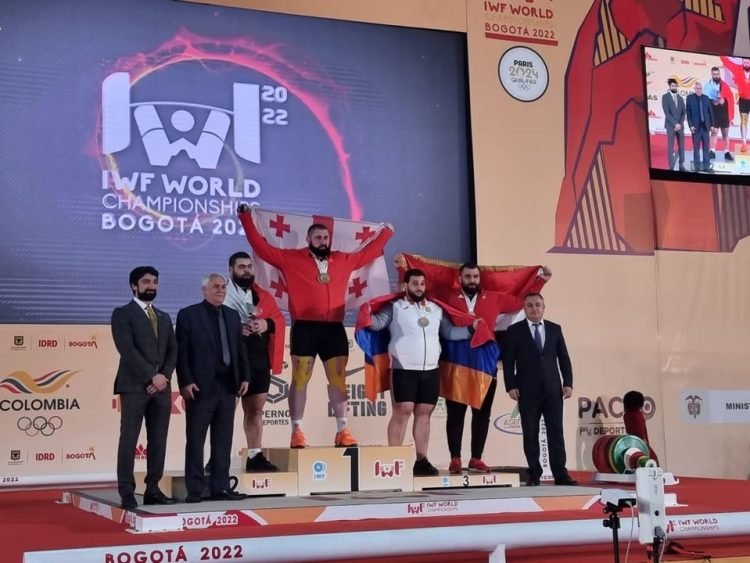 معن أسعد يحرز ميدالية برونزية في بطولة العالم.