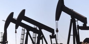 ارتفاع أسعار النفط مع ازدياد حالة الضبابية في الإمدادات.