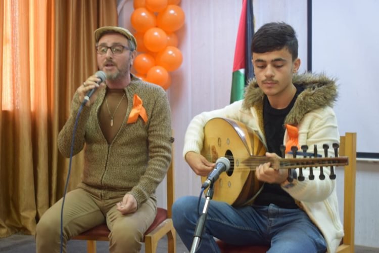 إيد بإيد… قول وفعل”