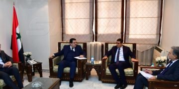 وزير الإعلام يبحث مع ممثل صندوق الأمم المتحدة للسكان مجالات التعاون المشتركة.