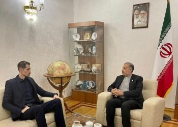 لقاء ودي في موسكو يجمع الدكتور أمير الجعفري بالدكتور كاظم جلالي