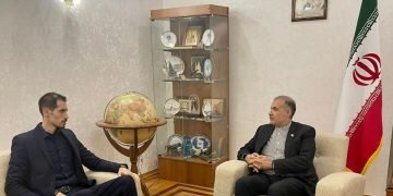 لقاء ودي في موسكو يجمع الدكتور أمير الجعفري بالدكتور كاظم جلالي