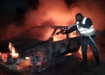 إخماد حريق سيارة بمدينة السويداء.