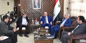 لقاء إيراني سوري لتعزيز التعاون الصناعي والاقتصادي في دمشق .