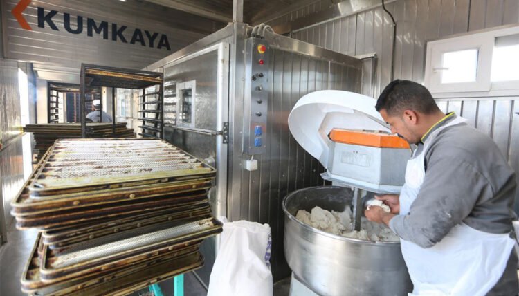 الحكومة السورية تخصص 8 مخازن لخلية الأزمة والإغاثة التابعة للعتبة الحسينية