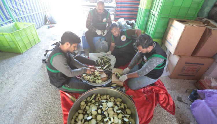 الحكومة السورية تخصص 8 مخازن لخلية الأزمة والإغاثة التابعة للعتبة الحسينية