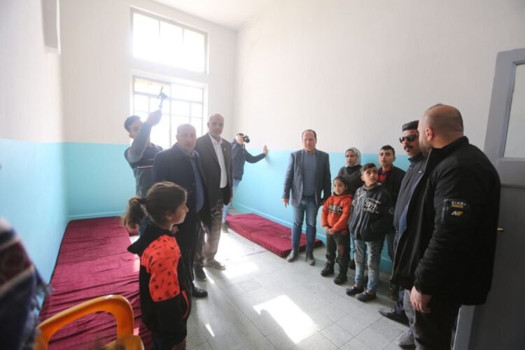 فريق الاغاثة يزور مدينة حلب السورية ومحافظها يشير الى الموقف المشرف للمرجعية العليا والعتبة الحسينية