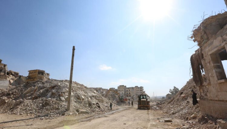 فريق الاغاثة يزور مدينة حلب السورية ومحافظها يشير الى الموقف المشرف للمرجعية العليا والعتبة الحسينية