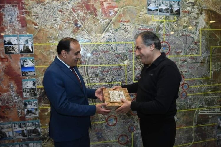 محافظ حلب يلتقي وفد السفارة والجالية اليمنية ويثمن مواقف اليمن مع الشعب السوري