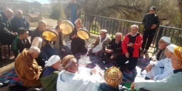 نفحات القلم  تحضر فعاليات وعدة الربيع …بأعالي جبال شنوة الجزائرية