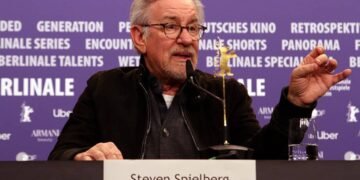 صور «منصور جهاني» من «ستيفن سبيلبرغ» في مهرجان «برلين» السينمائي الدولي الـ73