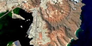 عدن تسكن فوق بركان..