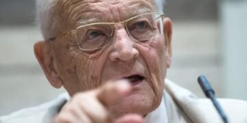 رحل آلان تورين