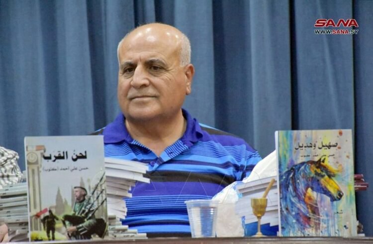 الشاعر حسن احمد يحتفي بديوانيه في ثقافي حمص