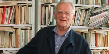 الموت يغيب عالم الاجتماع الفرنسي ألان تورين