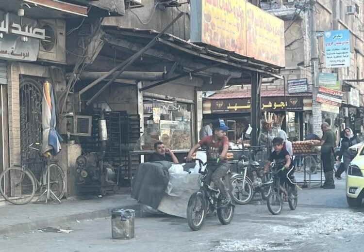 ما بين دكاكين أطباء الأسنان و اشغالات الأرصفة العشوائية…. أهالي مدينة « السيدة زنيب (ع) لماذا نحنٌ معاقبون »