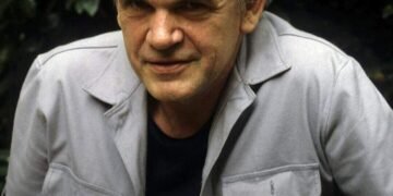 وفاة الروائي التشيكي / الفرنسي ميلان كونديرا