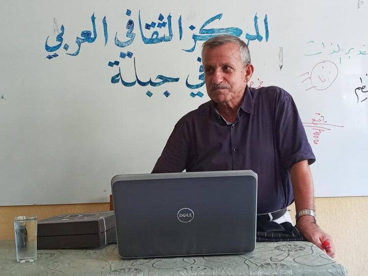 الشاعر سهيل درويش محاضرا حول تقدير الذات في ثقافي جبلة