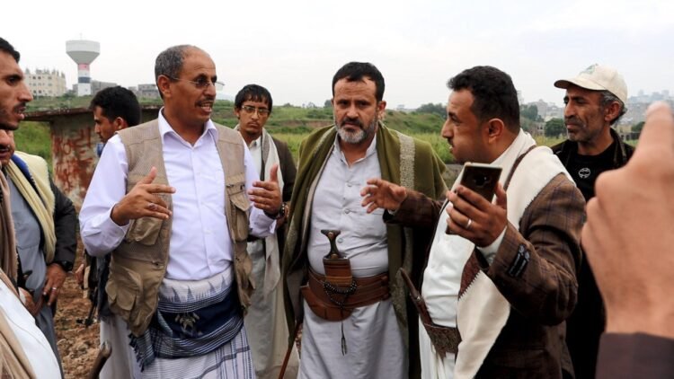 وزير الاعلام يتفقد الترتيبات والتجهيزات في ساحة الرسول الأعظم في محافظة إب اليمنية