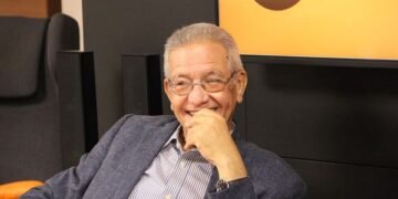 وفاة الروائي المصري د. كمال رحيم