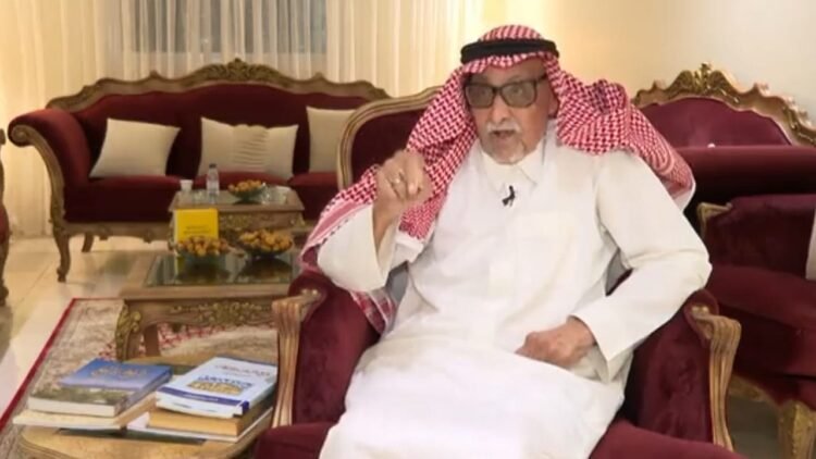 وفاة الإعلامي والأديب السعودي عبد الكريم الخطيب