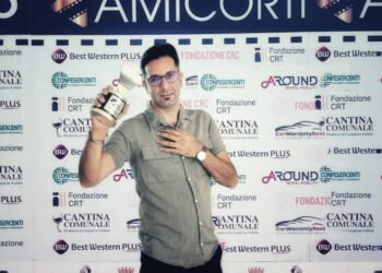 مخرج ايراني يفوز بالجوائز الكبرى في مهرجان أميكورتي