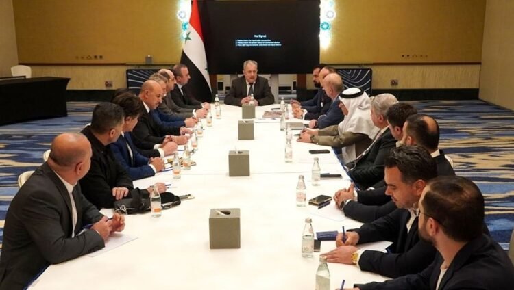 المهندس عرنوس يلتقي رجال أعمال سوريين مغتربين في الإمارات