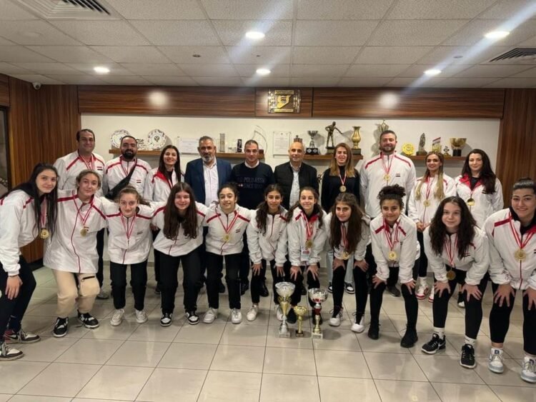 تكريم ا منتخب سورية للإناث بكرة السلة تحت /14/