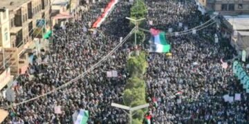 مسيرة جماهيرية حاشدة بمحافظة إب اليمنية في جمعة مع فلسطين جاهزون لكل الخيارات ..