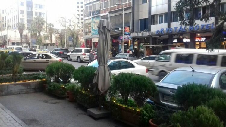 السيد محافظ دمشق المحترم نعلمكم بأن ركن السيارات جانبكم كيفي