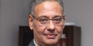 وفاة الكاتب المسرحي المصري د. علاء عبد العزيز سليمان