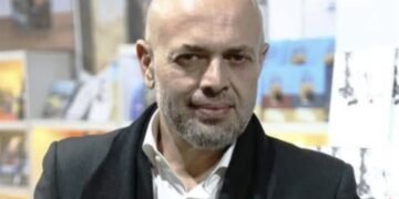وفاة الشاعر والصحافي اللبناني رمزي عزام