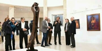 معرضمعرض استعادي لروح الفنانتين #ليلى_نصير و #لجينة_الأصيل ضم مجموعة من أعمالهما .