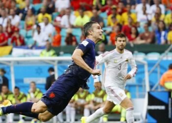 دي بروين يحرز هدفا على طريقة الهولندي الطائر فان بيرسي