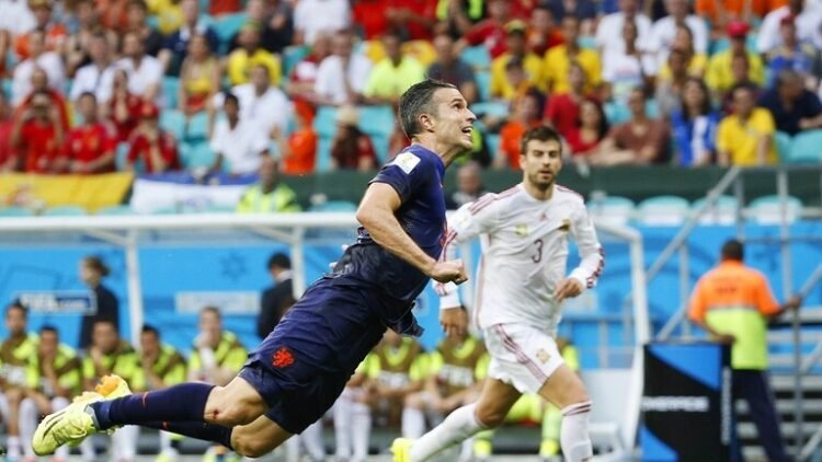 دي بروين يحرز هدفا على طريقة الهولندي الطائر فان بيرسي