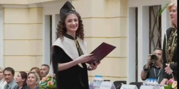 صبايا سورية يثبتن نجاحن العلمي