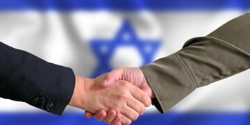 التطبيع من السرّية إلى العلن