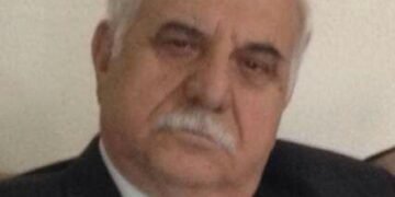   عيون صديقةً-