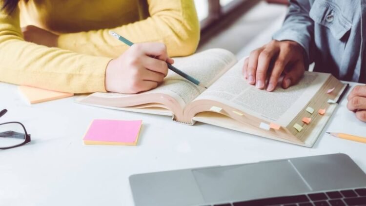 ضعف التعليم المدرسي …بيئة خصبة لنمو الدروس الخصوصية