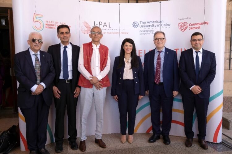 معمل عبد اللطيف جميل بالجامعة الأمريكية بالقاهرة يحتفل بمرور خمس سنوات على تعزيز السياسات المستندة إلى الأدلة العلمية